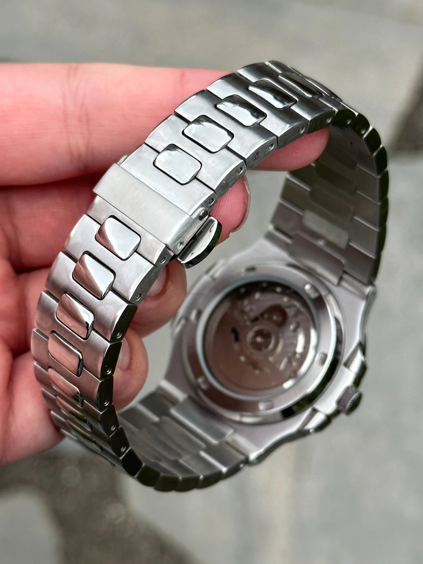 NAUTILUS SILVER GREY