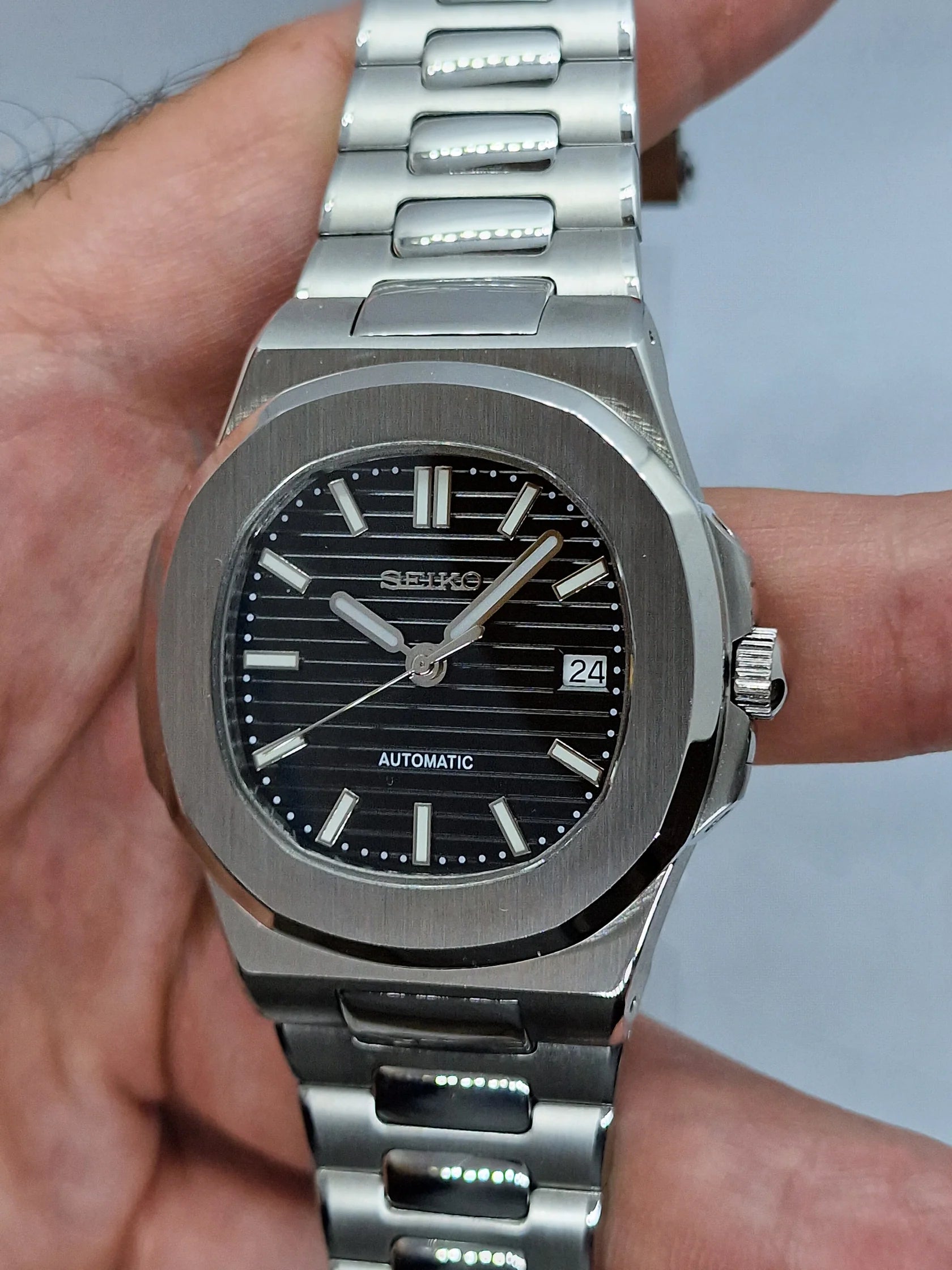NAUTILUS BLACK