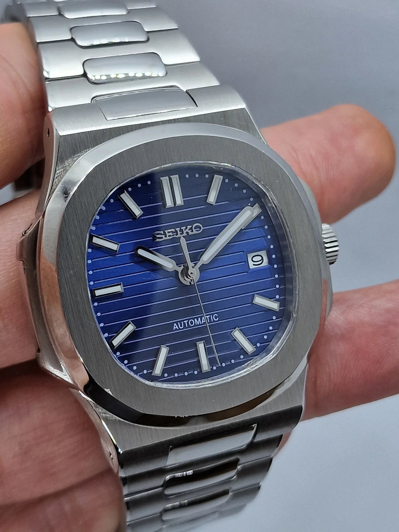 NAUTILUS NAVY BLUE