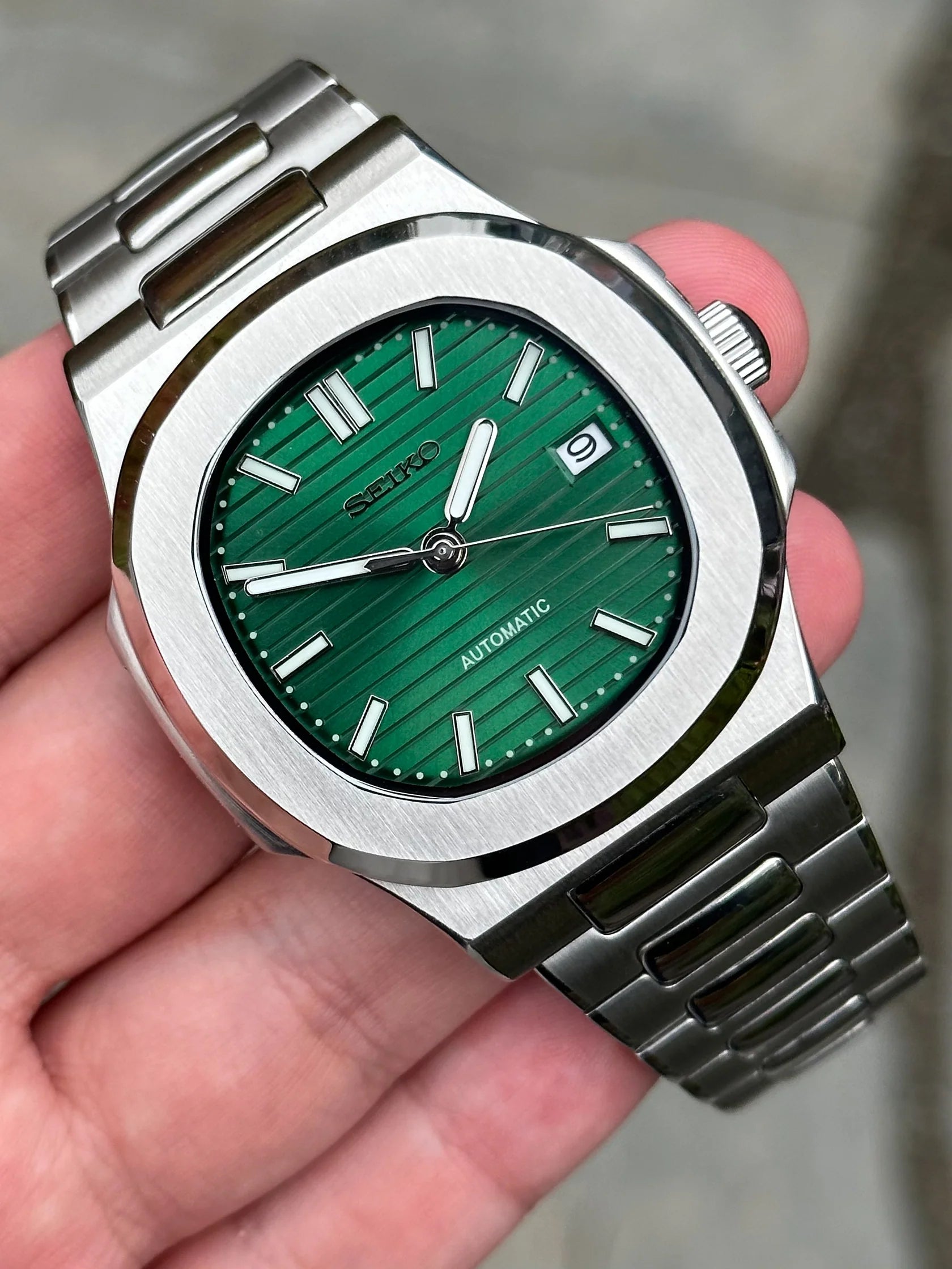NAUTILUS EMERALD