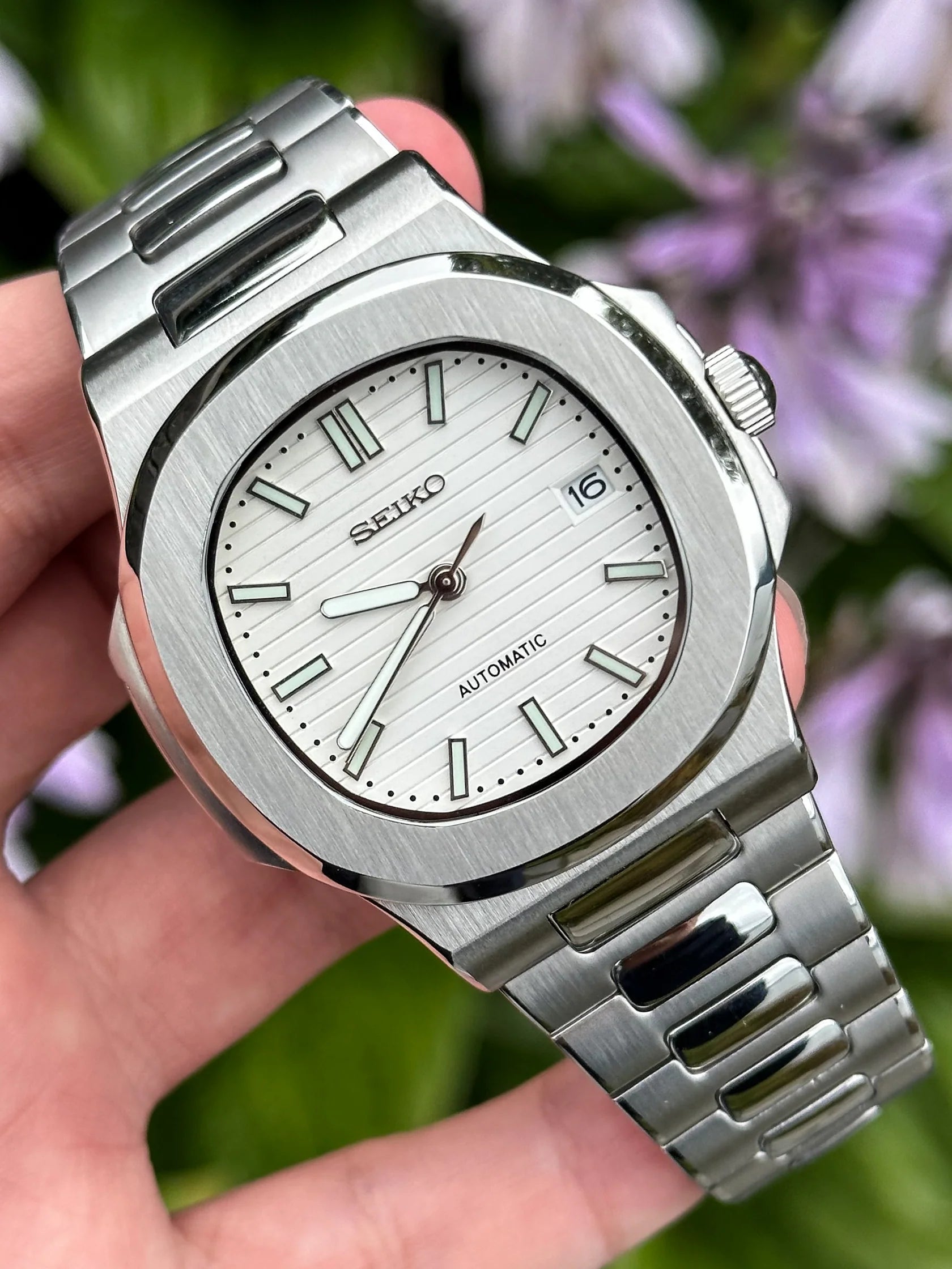 NAUTILUS WHITE
