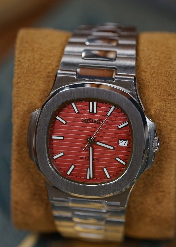 NAUTILUS RED