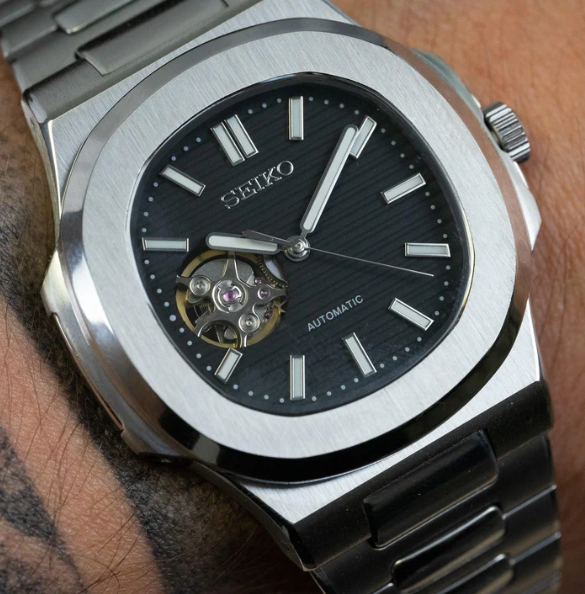 NAUTILUS OPEN HEART BLACK