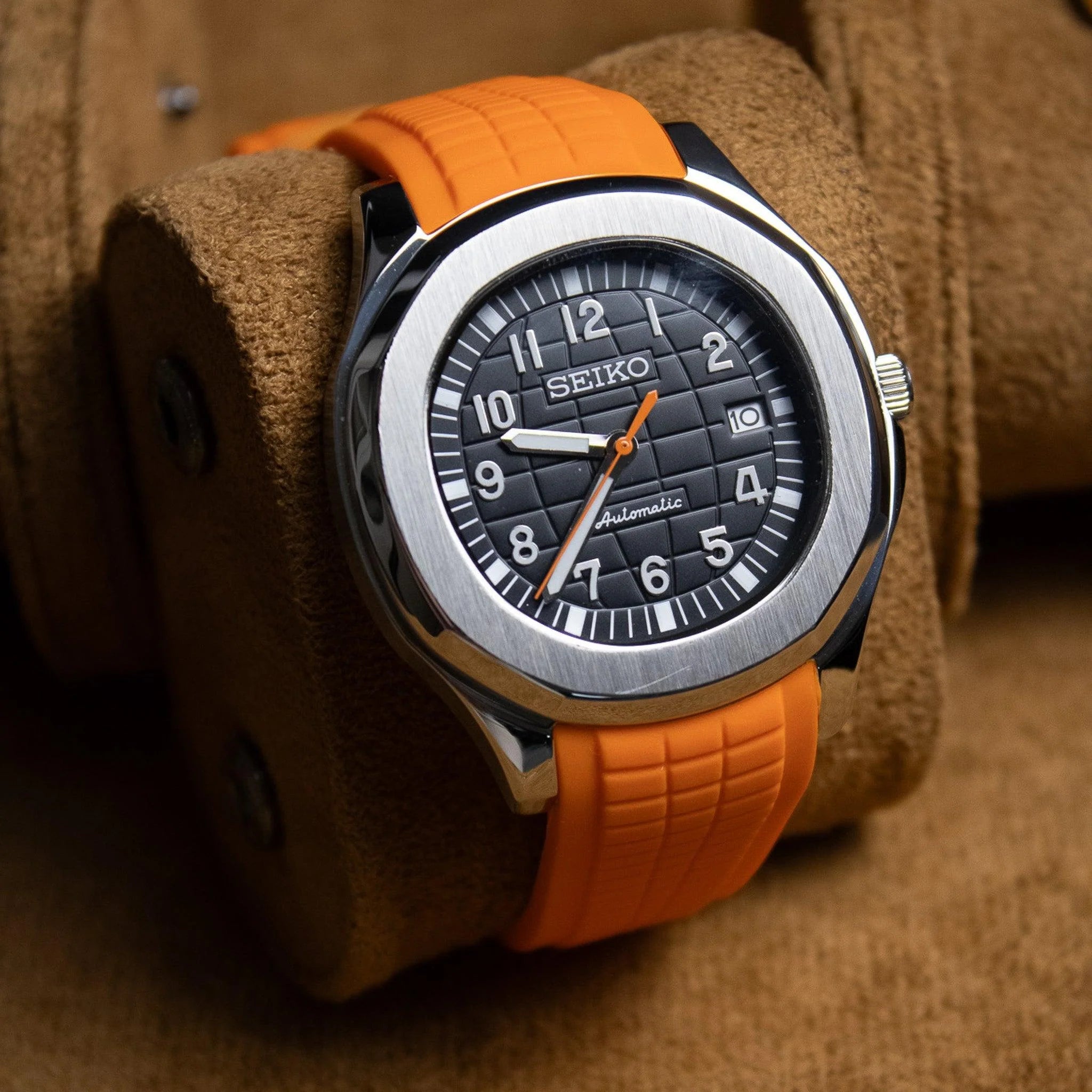 AQUANAUT ORANGE BLACK
