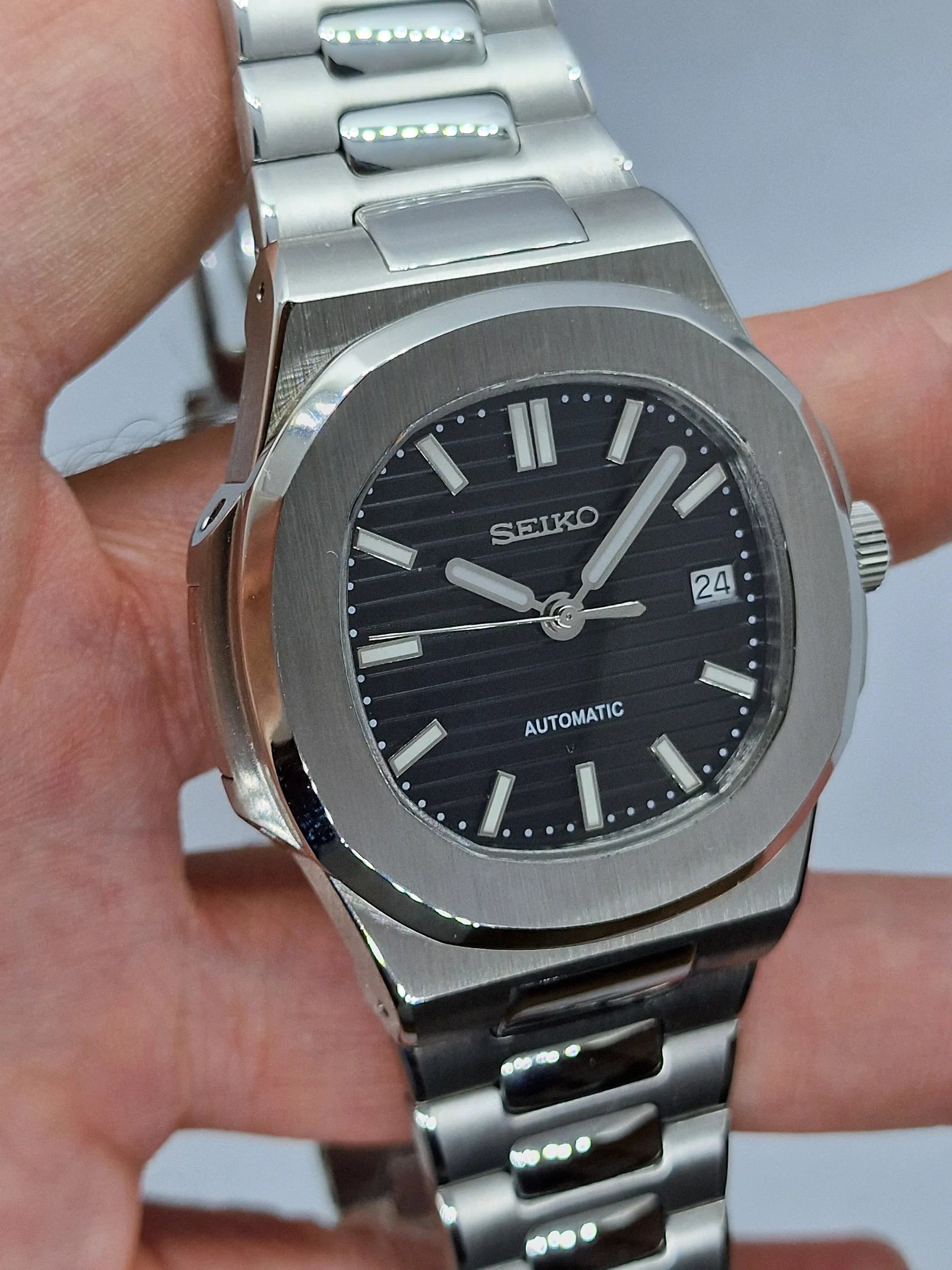 NAUTILUS BLACK