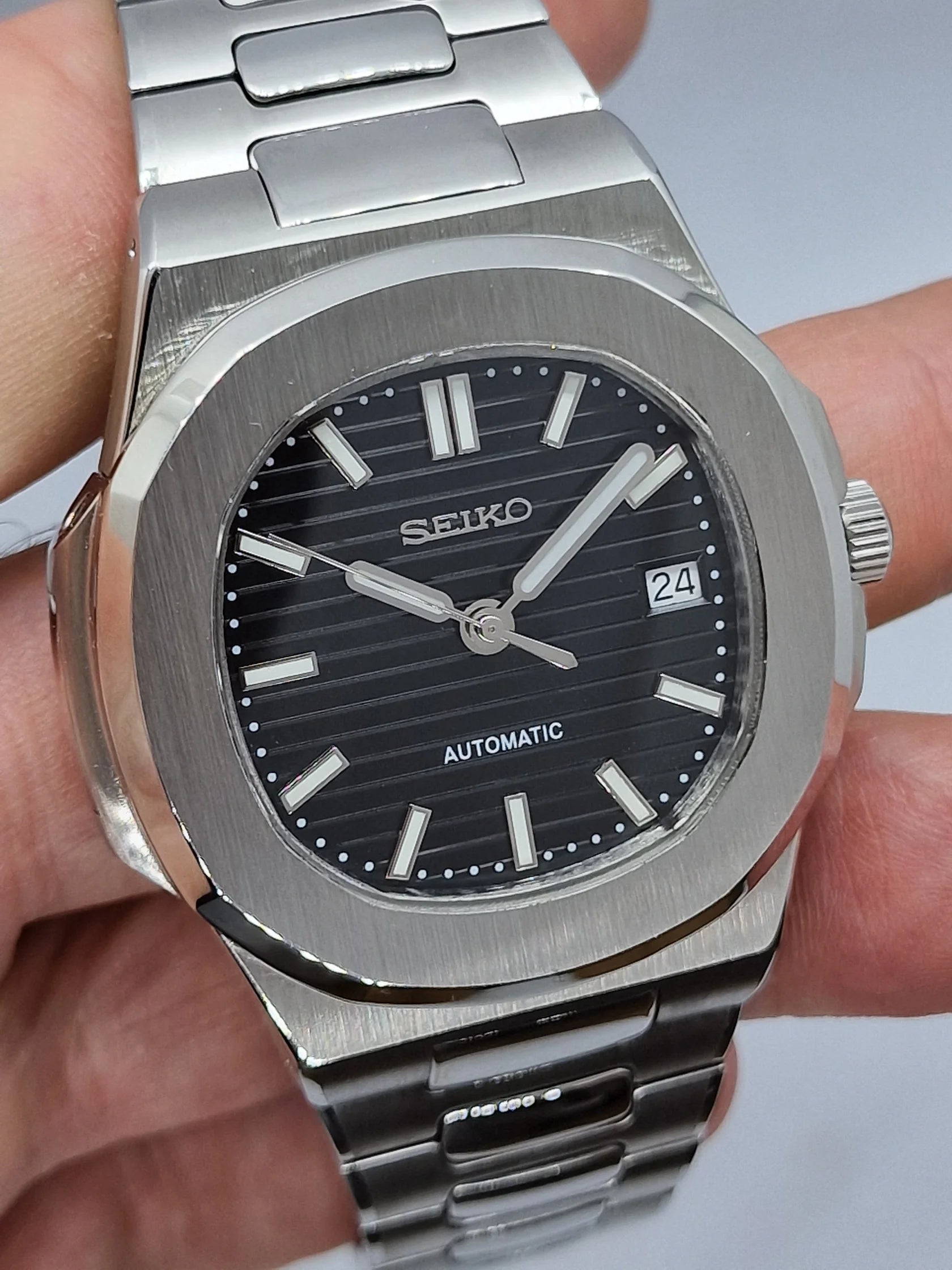 NAUTILUS BLACK