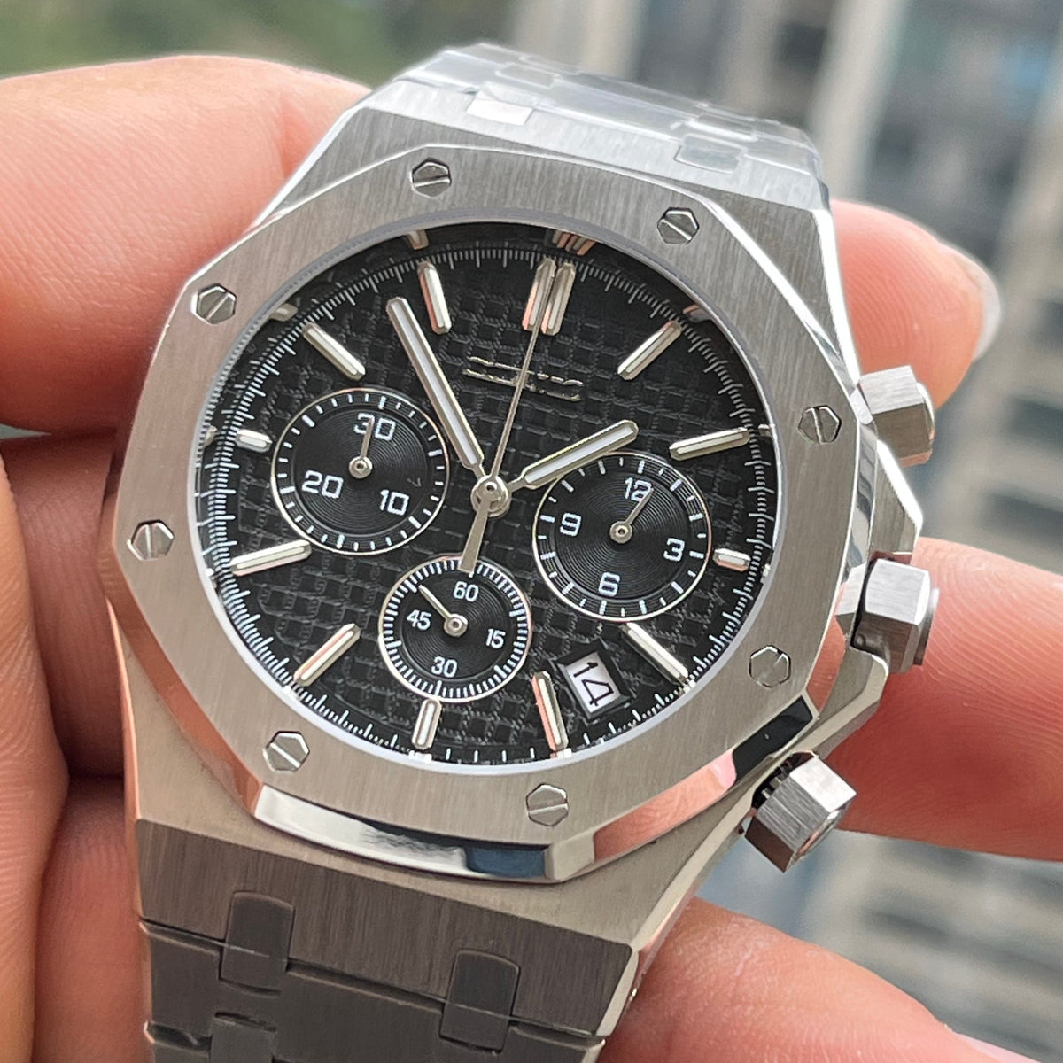 Seikoak | Chronograph Black — Detail 1